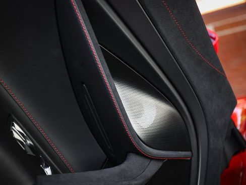 Used 2027 McLaren 750S Spider RWD image 38