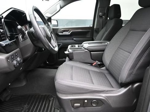 Used 2023 Chevrolet Silverado 1500 LT AWD/4WD image 19