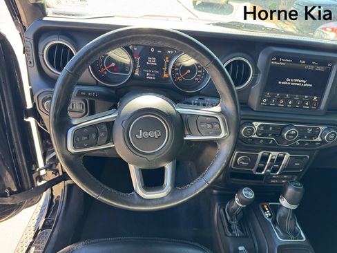 Used 2018 Jeep Wrangler Unlimited Sahara AWD/4WD image 16