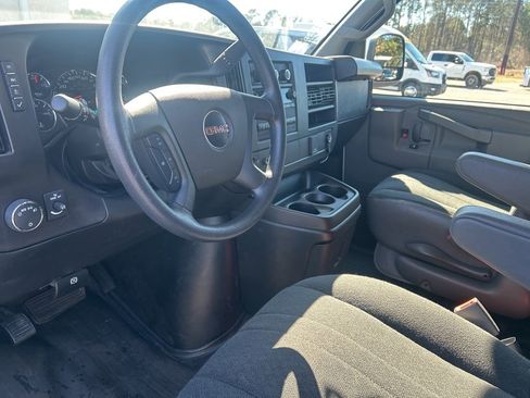 Used 2024 GMC Savana 2500 Work Van w/ Driver Convenience Package image 9