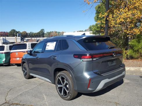 New 2025 Volkswagen Tiguan SE image 6