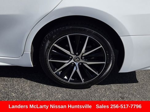 Used 2024 Toyota Camry SE FWD image 13