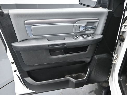 Used 2022 RAM 1500 Classic SLT AWD/4WD image 22