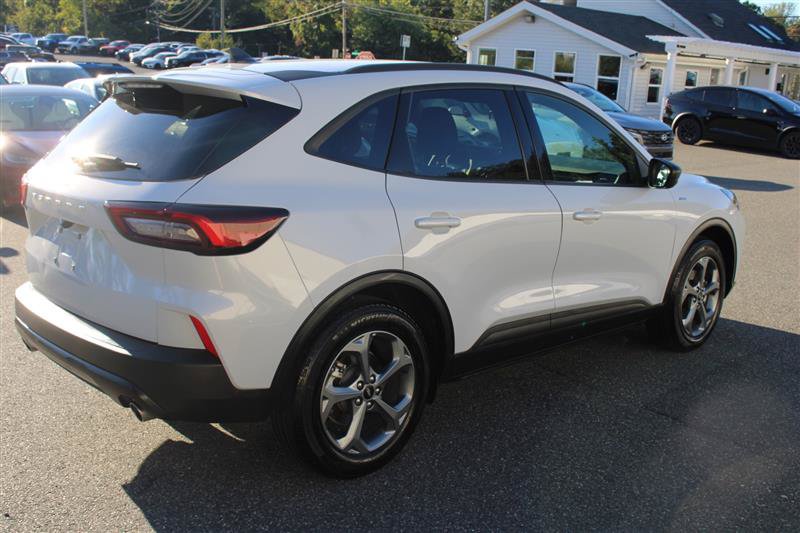 Used 2025 Ford Escape ST-Line FWD image 7