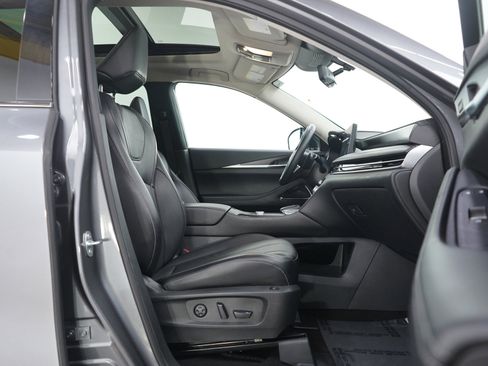 Used 2024 INFINITI QX60 Sensory image 11