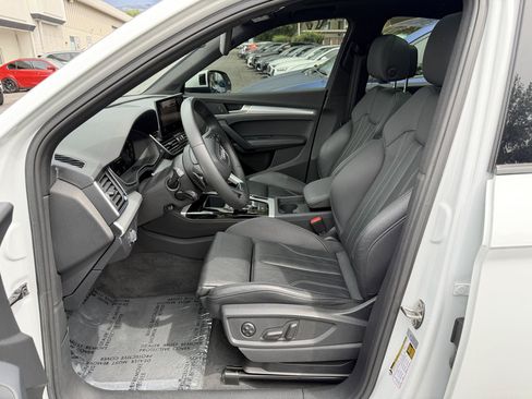 Used 2023 Audi Q5 2.0T Premium Plus w/ Premium Plus Package AWD/4WD image 3