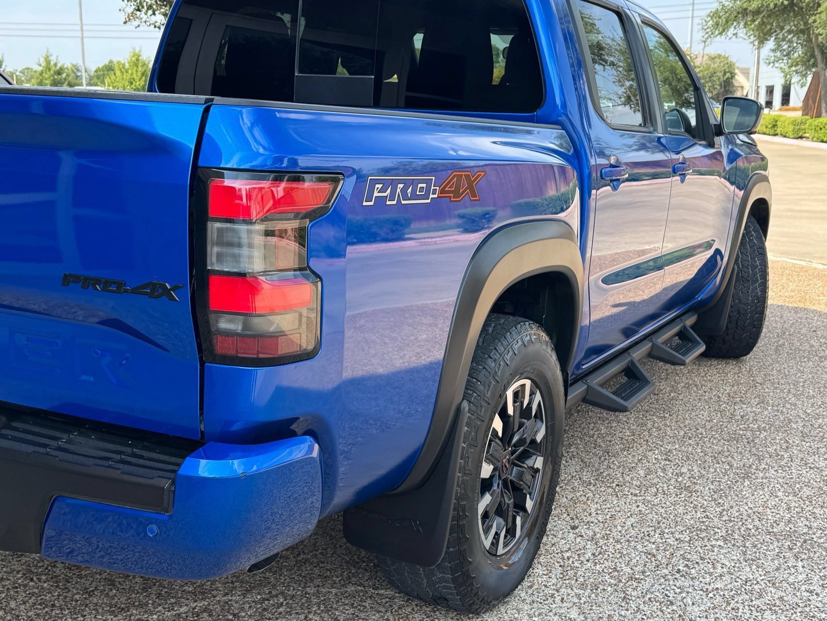 Used 2024 Nissan Frontier PRO-4X w/ Pro Convenience Package AWD/4WD image 4