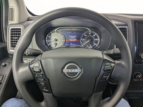 Used 2022 Nissan Frontier SV image 14