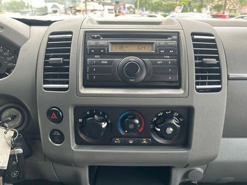 Used 2008 Nissan Frontier SE w/ SE Value Truck Pkg image 12