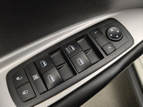 Used 2020 Dodge Journey SE w/ SE Popular Equipment Group image 27