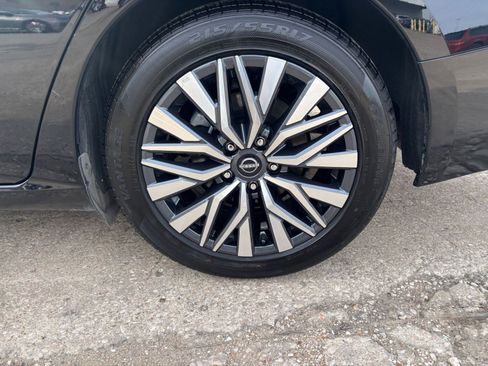 Used 2025 Nissan Altima 2.5 SV image 30