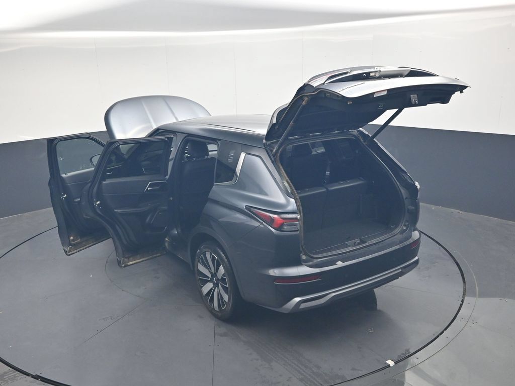 Used 2025 Mitsubishi Outlander SE FWD image 38