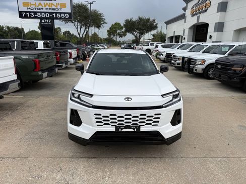 Used 2026 Toyota RAV4 LE FWD image 39