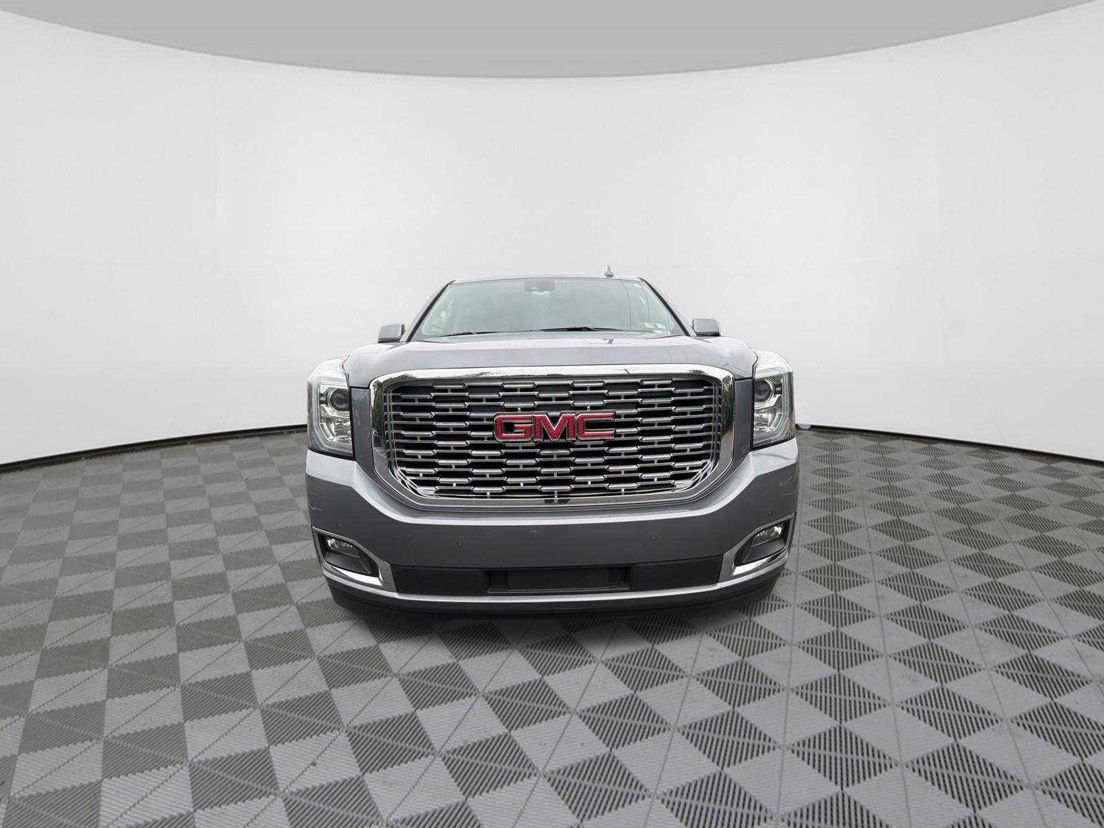 Used 2020 GMC Yukon XL Denali w/ Denali Premium Package AWD/4WD image 2