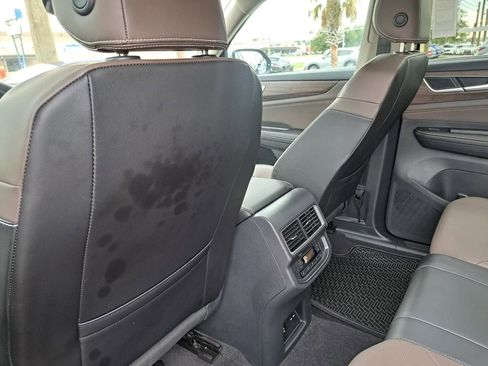 Used 2025 Volkswagen Atlas SEL image 24