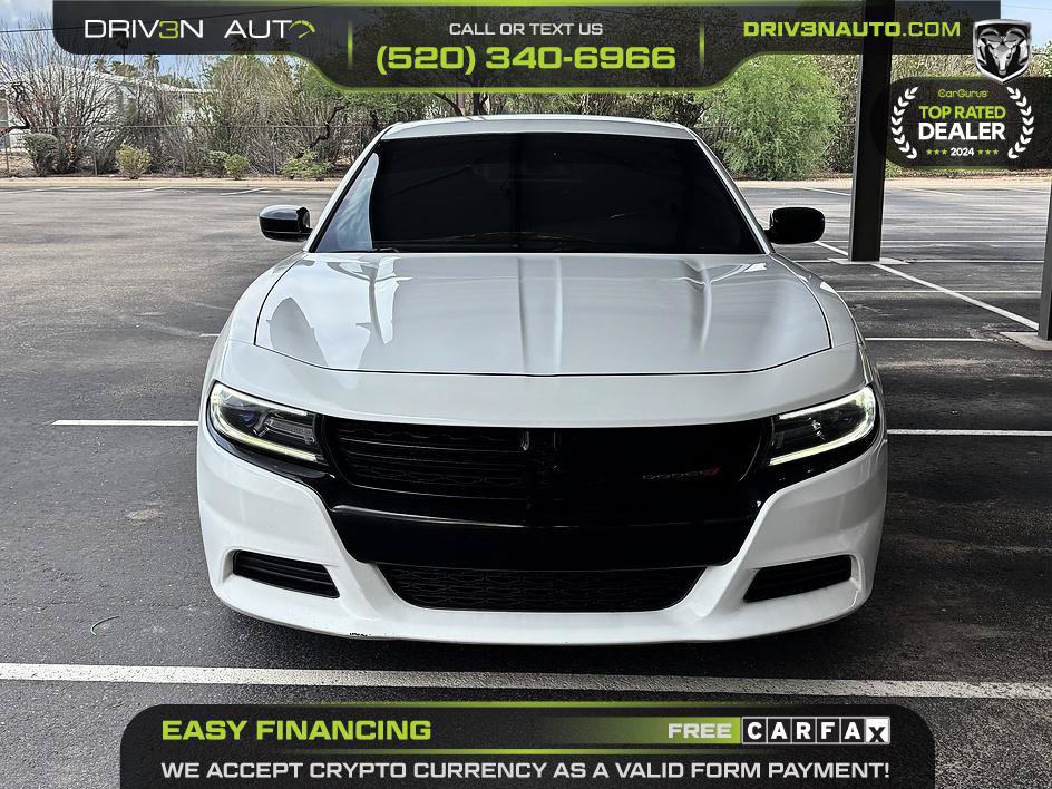 Used 2017 Dodge Charger SE w/ Blacktop Package RWD image 2