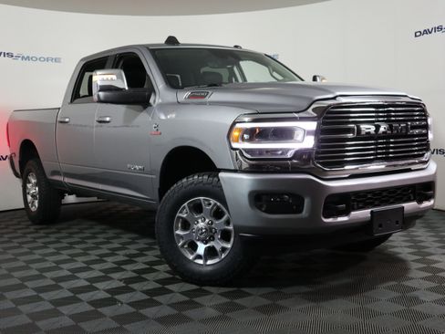Used 2024 RAM 2500 Laramie w/ Safety Group AWD/4WD image 2