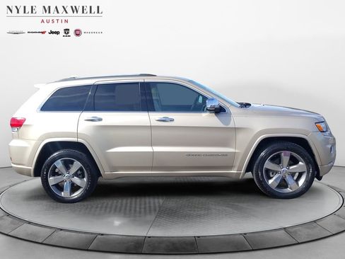Used 2015 Jeep Grand Cherokee Overland w/ Trailer Tow Group IV image 17