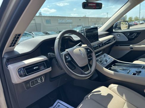 Used 2023 Lincoln Aviator Reserve w/ Equipment Group 201A AWD/4WD image 13