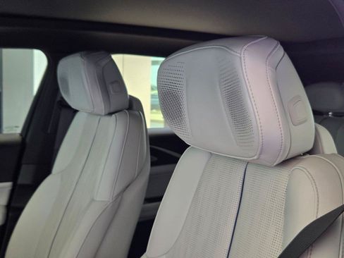 Certified 2024 Cadillac Lyriq Luxury AWD/4WD image 11