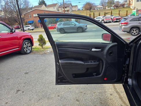 Used 2014 Chrysler 300 S AWD/4WD image 10