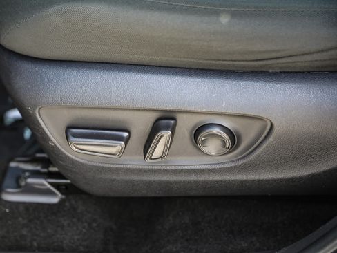 Used 2025 Toyota RAV4 XLE FWD image 19
