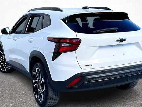 Used 2025 Chevrolet Trax RS w/ Driver Confidence Package image 5