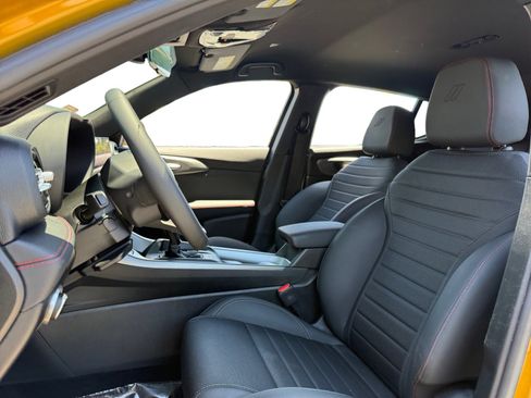 Used 2023 Dodge Hornet GT w/ GT Blacktop Package image 9