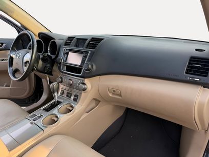 Used 2013 Toyota Highlander SE