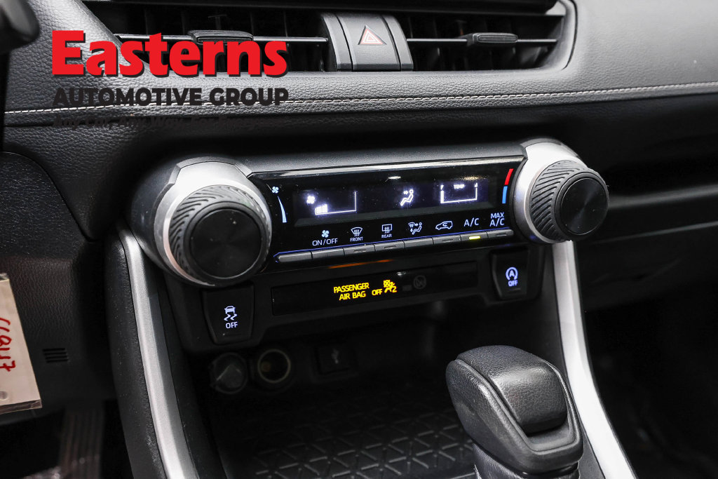 Used 2020 Toyota RAV4 LE w/ All Weather Liner Package AWD/4WD image 20