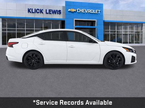 Used 2024 Nissan Altima 2.5 SR FWD image 9