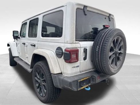 Used 2022 Jeep Wrangler Unlimited Sahara w/ Cold Weather Group image 23