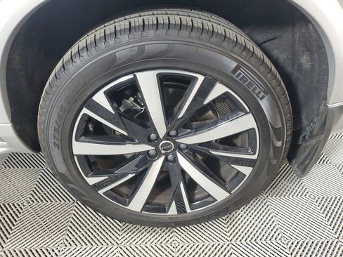 Certified 2025 Volvo XC90 B6 Core w/ Climate Package AWD/4WD image 13