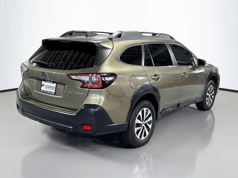 Used 2024 Subaru Outback Premium image 7