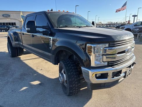 Used 2019 Ford F350 Lariat w/ Lariat Ultimate Package image 18