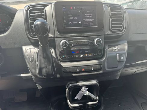 Used 2025 RAM ProMaster 2500 w/ U-Haul Equipment Group FWD image 20