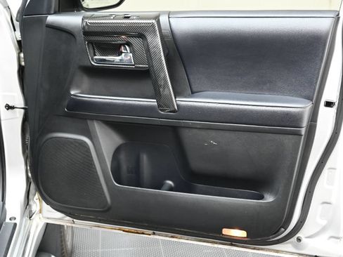 Used 2018 Toyota 4Runner Limited AWD/4WD image 20