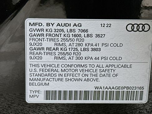 Used 2023 Audi e-tron Premium image 24