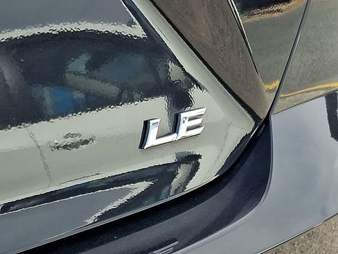 Used 2025 Toyota Camry LE image 33