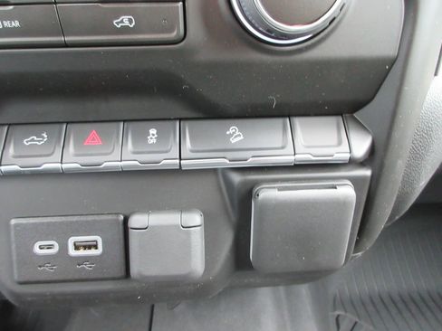 New 2026 Chevrolet Silverado 1500 Custom Trail Boss w/ LPO, Dark Essentials Package image 30