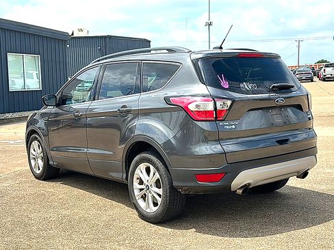 Used 2018 Ford Escape SE FWD image 6