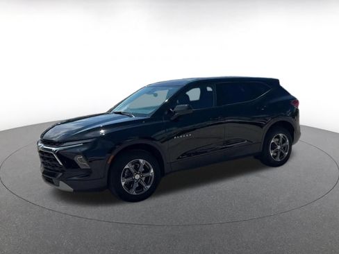 Used 2025 Chevrolet Blazer LT FWD image 8
