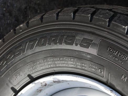 Used 2015 Ford F550 2WD Regular Cab Super Duty image 35