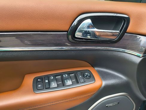 Used 2021 Jeep Grand Cherokee Overland w/ Trailer Tow Group IV image 10