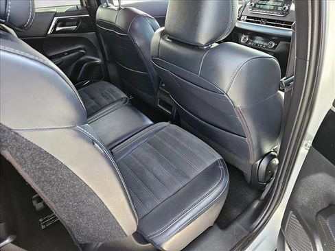 Used 2024 Mitsubishi Outlander SE FWD image 19