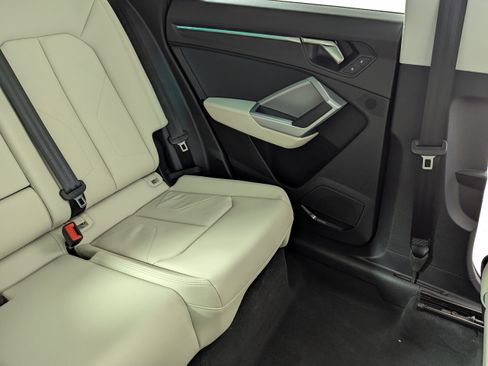 Certified 2025 Audi Q3 2.0T Premium Plus w/ Premium Plus Package image 15