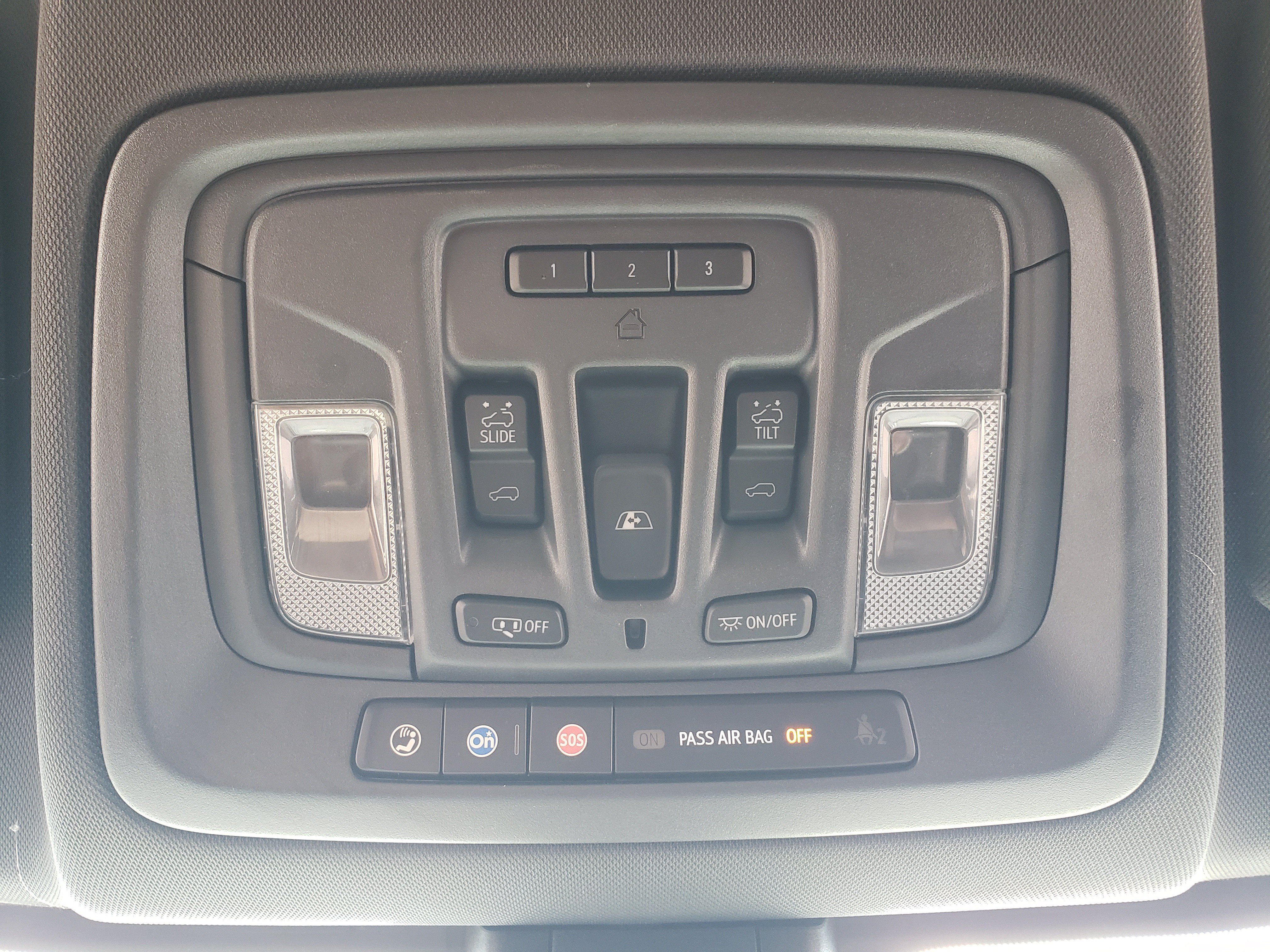 Used 2019 Chevrolet Silverado 1500 High Country w/ Technology Package AWD/4WD image 24