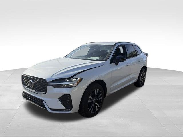 Used 2024 Volvo XC60 B5 Core AWD/4WD image 2