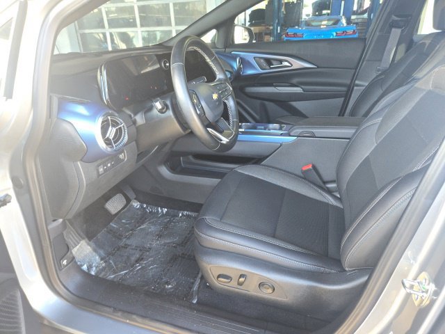 Used 2025 Chevrolet Equinox EV LT FWD image 12