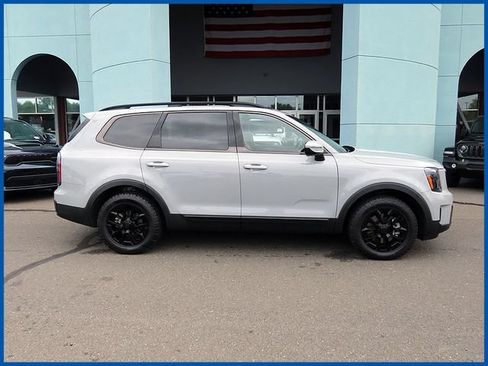 Used 2025 Kia Telluride SX Prestige X-Pro AWD/4WD image 2